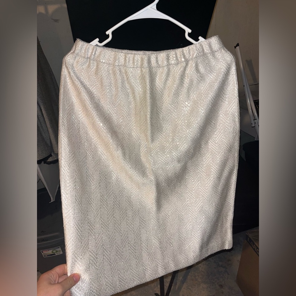 Elegant Cream St. John Skirt with pailettes